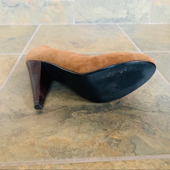 Restricted Sz 6 cognac suede platform toe heels - Picture 5 of 8